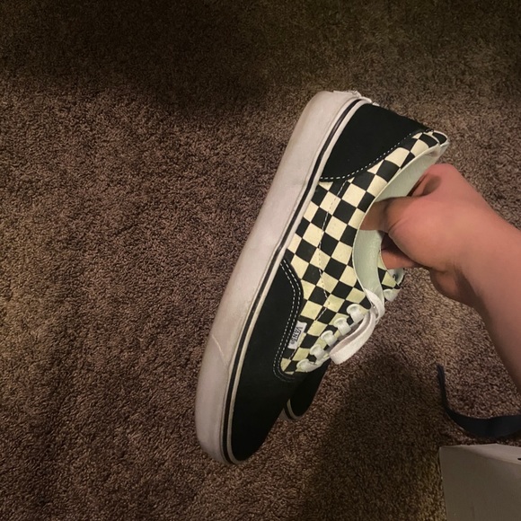 vans - Picture 2 of 3